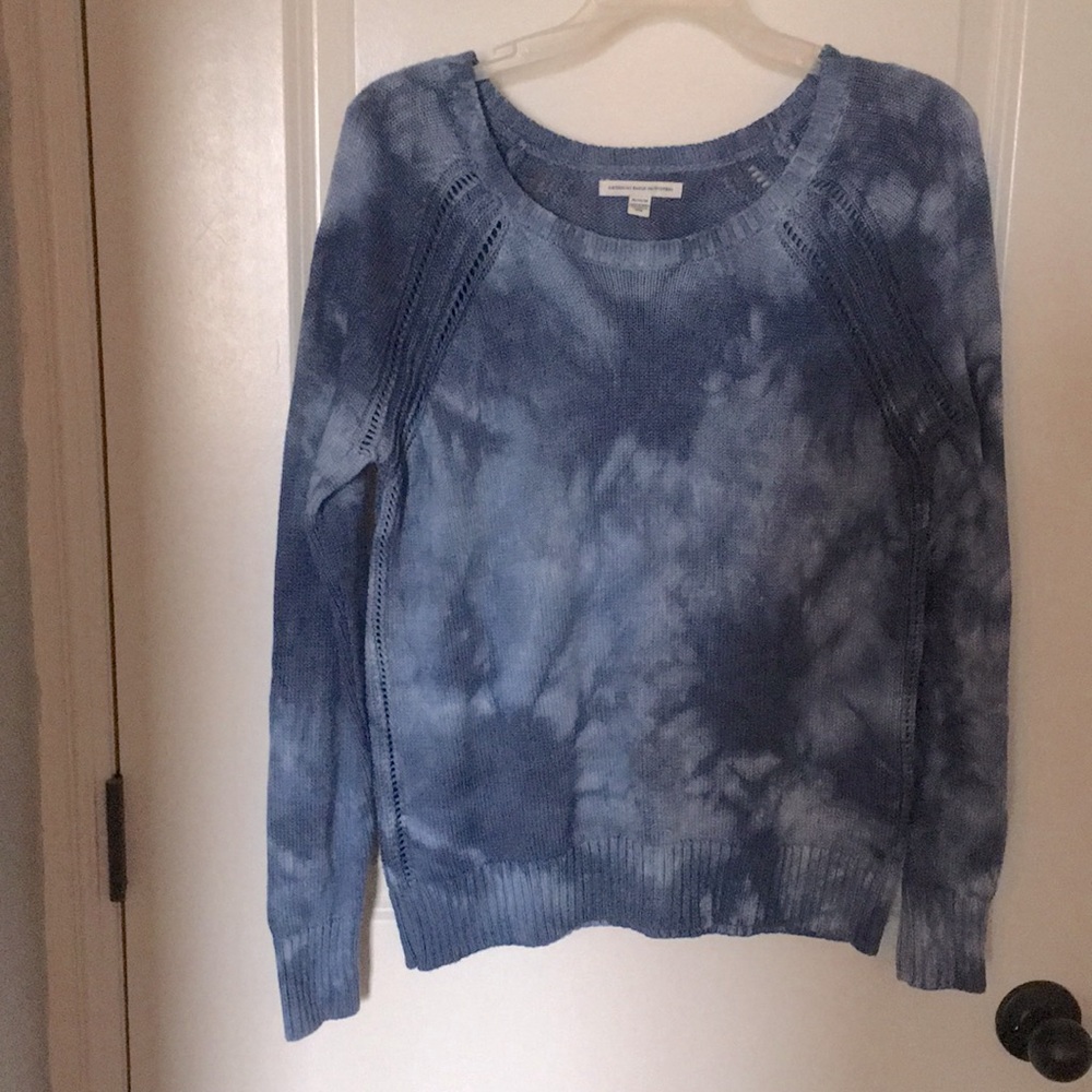 Women’s American Eagle blue tie dyed sweater